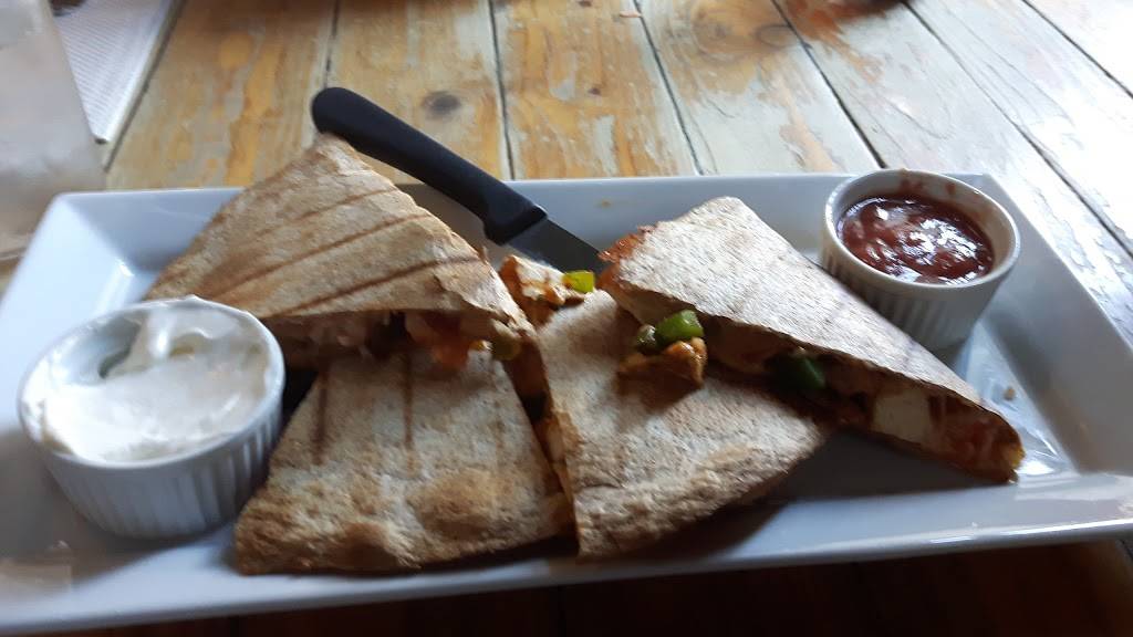 The Cow and Sow Eatery | restaurant | 38 Colborne St, Fenelon Falls, ON K0M 1N0, Canada | 7058875111 OR +1 705-887-5111