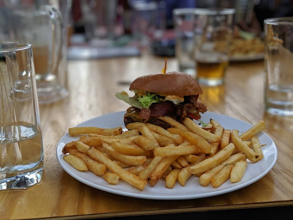 Eisbock Pub | restaurant | 970 Rue Principale, Île-aux-Noix, QC J0J 1G0, Canada | 5794328811 OR +1 579-432-8811