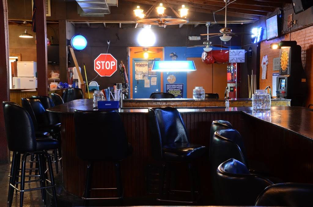 The Hawks Nest | restaurant | 105 Church St, Martin, TN 38237, USA | 7312817100 OR +1 731-281-7100