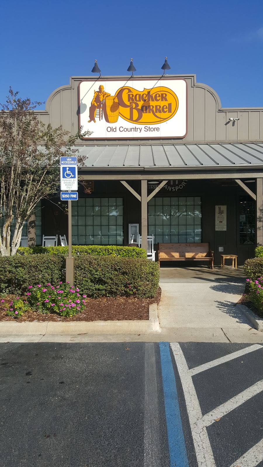 Cracker Barrel Old Country Store | restaurant | 3125 Cove Bend Dr, Tampa, FL 33613, USA | 8139778988 OR +1 813-977-8988