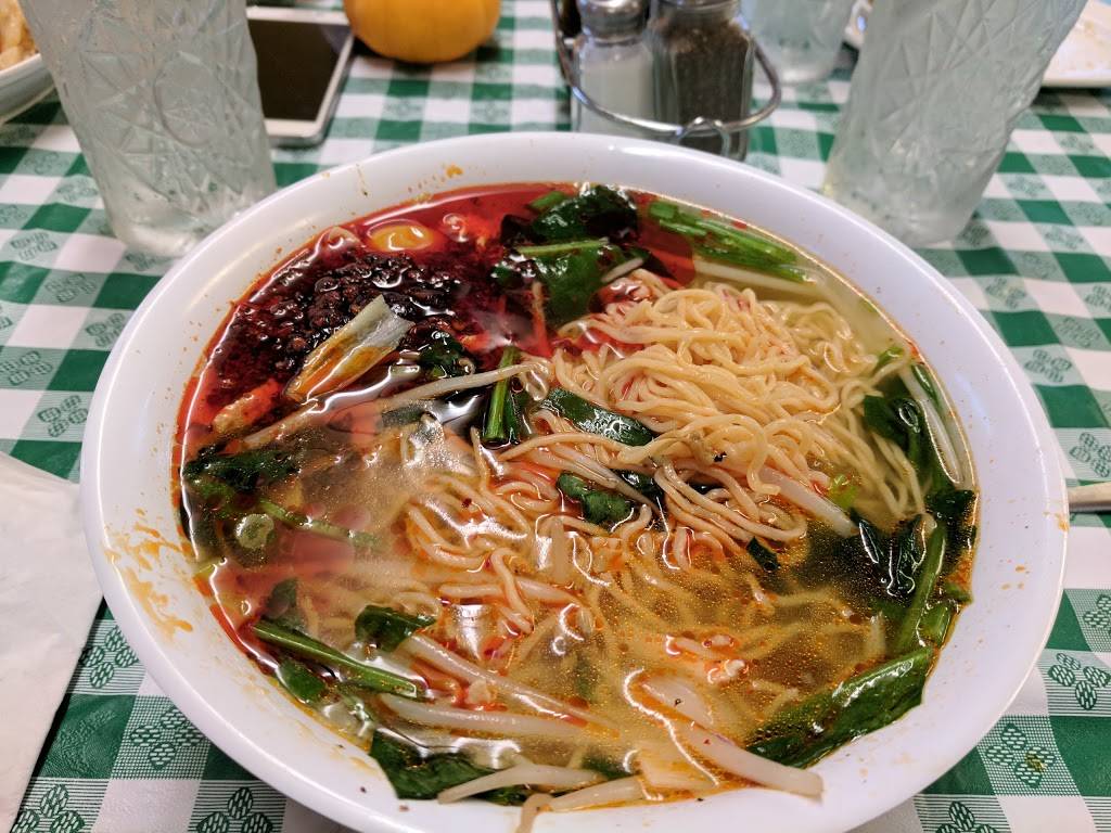 Beas Wok N Roll | restaurant | 1402 Sycamore Rd, DeKalb, IL 60115, USA | 8157561660 OR +1 815-756-1660