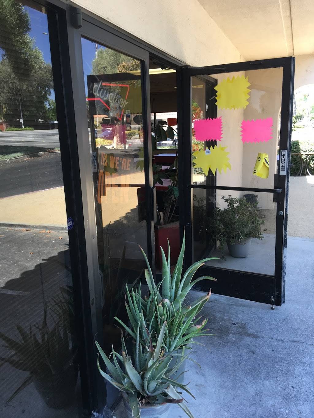 Los Dos Gallos | restaurant | 50 Whitney Pl, Fremont, CA 94539, USA | 5104408512 OR +1 510-440-8512