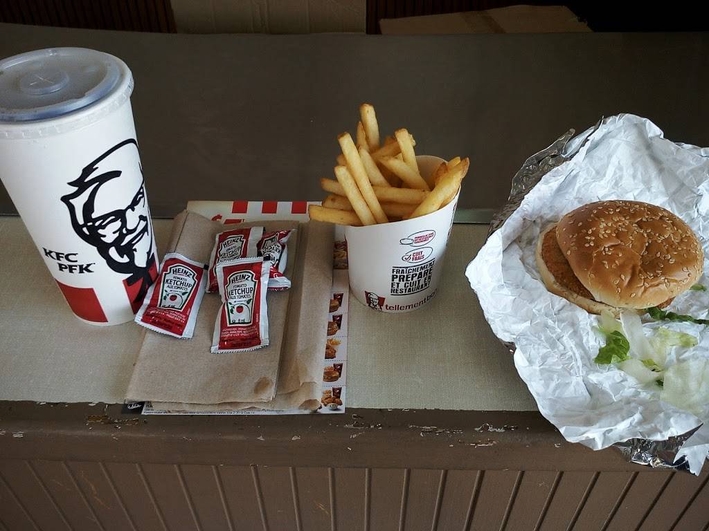 KFC | meal takeaway | 1916 Wyandotte St W, Windsor, ON N9B 1J5, Canada | 5192520481 OR +1 519-252-0481