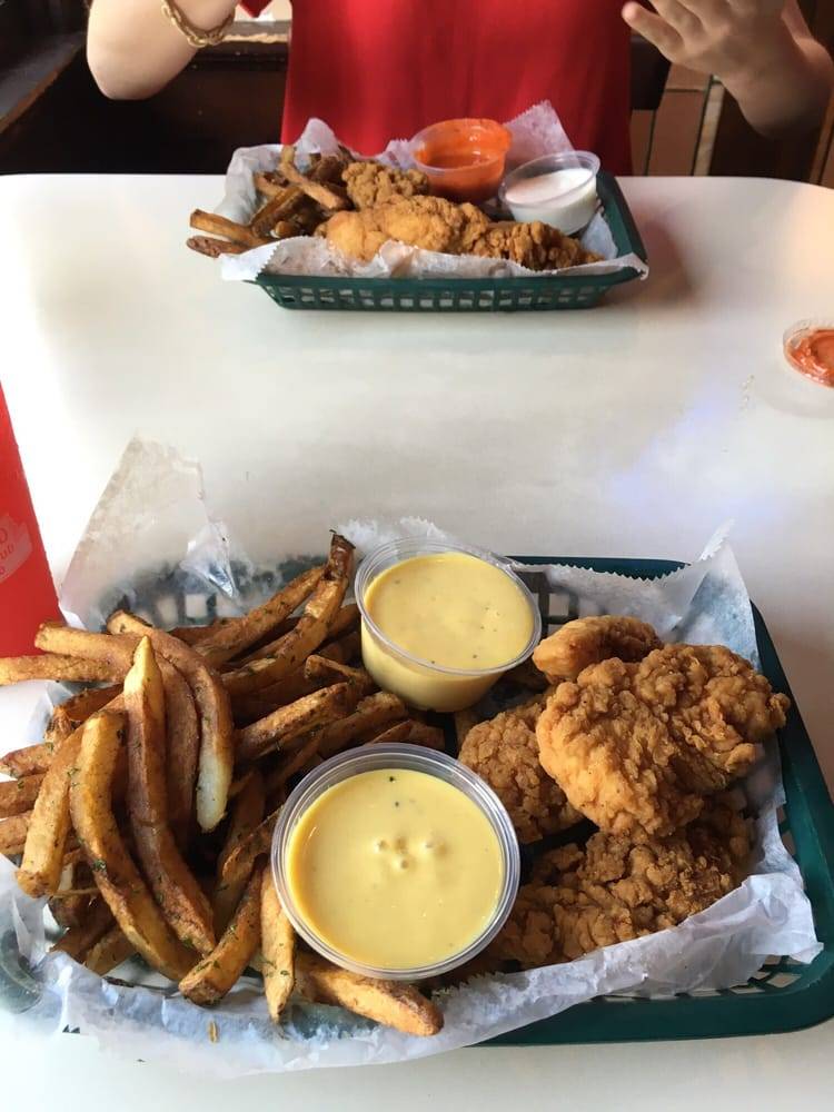 Ebbets Field | restaurant | 1027 E Walnut St, Springfield, MO 65806, USA | 4178655050 OR +1 417-865-5050