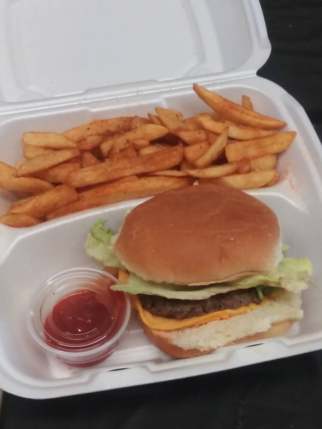 Raylans | restaurant | 2381 Elvis Presley Blvd, Memphis, TN 38106, USA | 9012493993 OR +1 901-249-3993