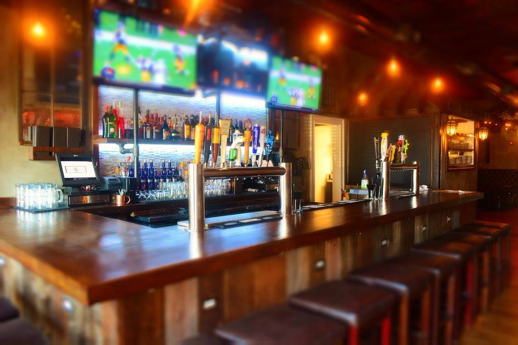 Roza Lyons | restaurant | 709 E Broadway, South Boston, MA 02127, USA | 6179029333 OR +1 617-902-9333