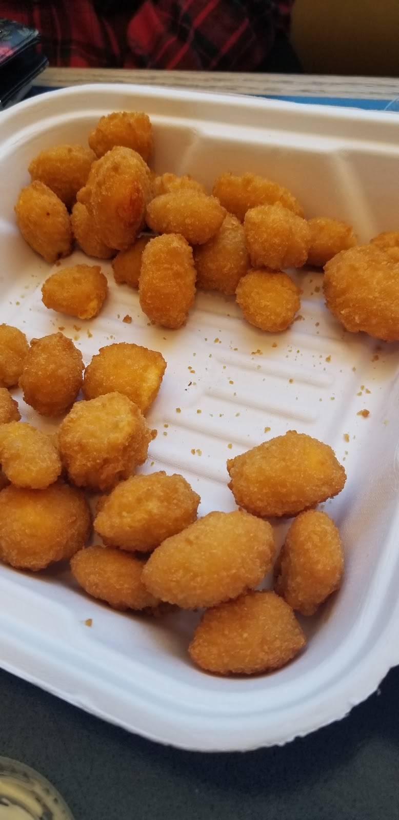 Toms Drive-In | restaurant | 1151 Wittmann Park Ln, Menasha, WI 54952, USA | 9207252729 OR +1 920-725-2729