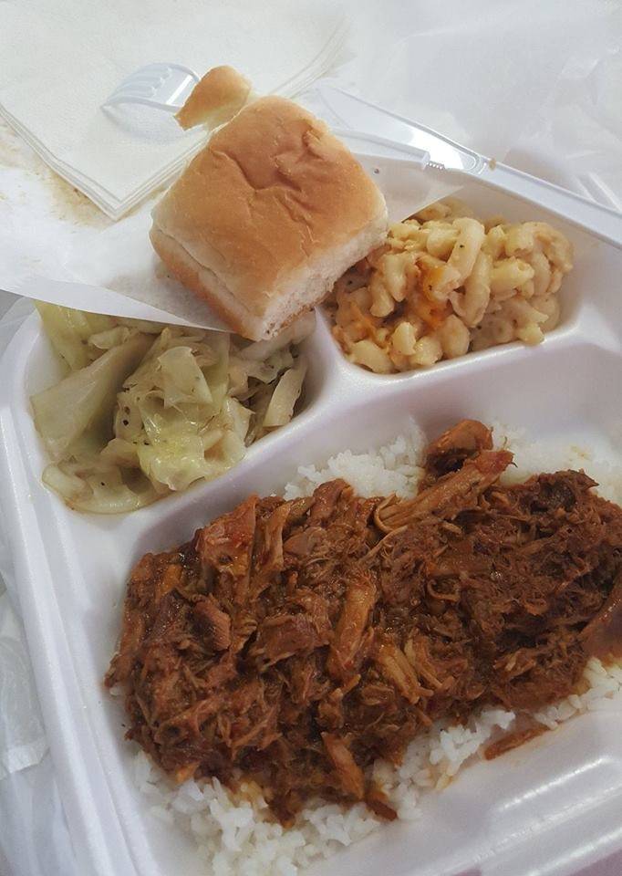 Vivians Down Home Cooking | restaurant | 253 Tillman St, Memphis, TN 38112, USA | 9015675577 OR +1 901-567-5577