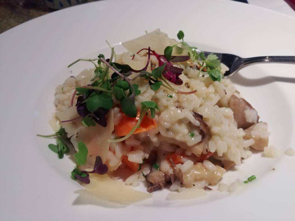 Chopps American Bar and Grill | restaurant | 1 Burlington Mall Road- Lobby Level, Burlington, MA 01803, USA | 7812216643 OR +1 781-221-6643