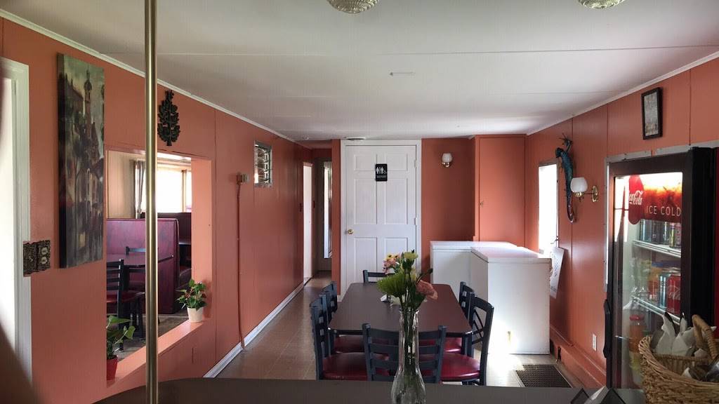 La Familia Mexican Restaurant and Store | restaurant | 2089 S Shady St, Mountain City, TN 37683, USA | 4234601500 OR +1 423-460-1500