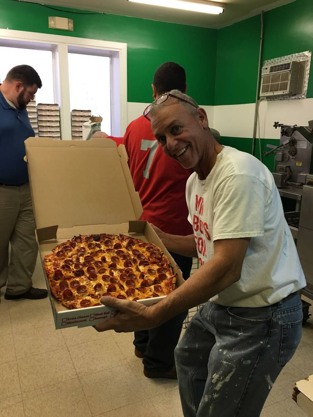 Mo’s Place | restaurant | 22 E Scioto St, Commercial Point, OH 43116, USA | 6148770977 OR +1 614-877-0977