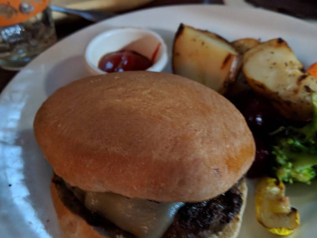 Phat Cats Bistro | restaurant | 65A Market St, Amesbury, MA 01913, USA | 9783882777 OR +1 978-388-2777