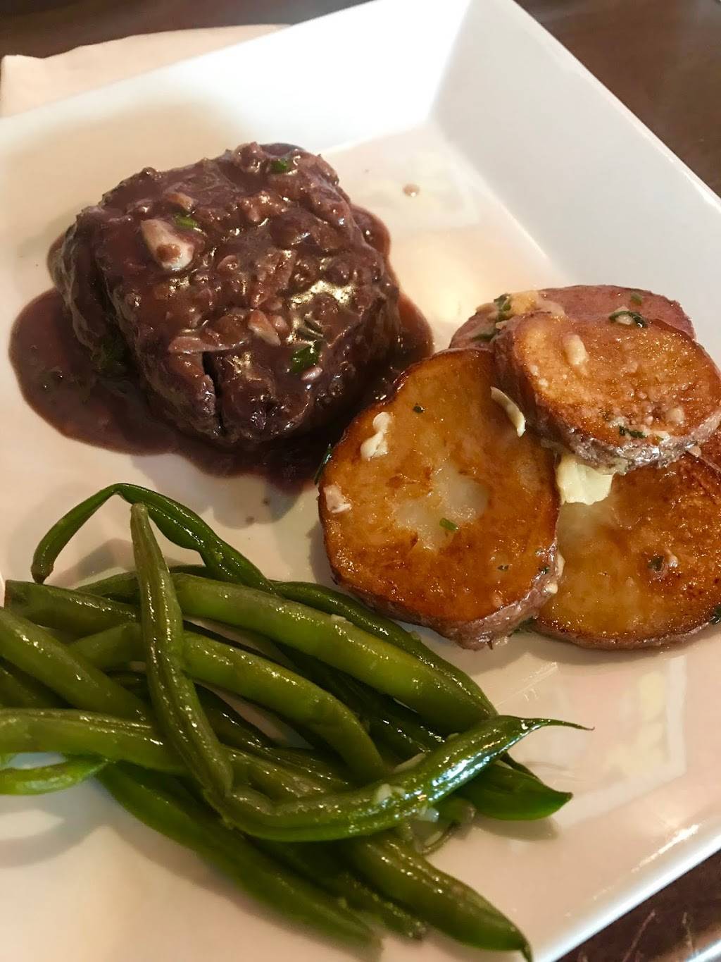 Portofinos Italian Kitchens | restaurant | 6742 Memorial Hwy, Tampa, FL 33615, USA | 8134430595 OR +1 813-443-0595