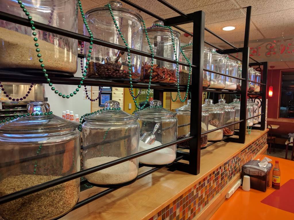 Popeyes Louisiana Kitchen | restaurant | 2301 W Jefferson St, Joliet, IL 60435, USA | 8157301230 OR +1 815-730-1230