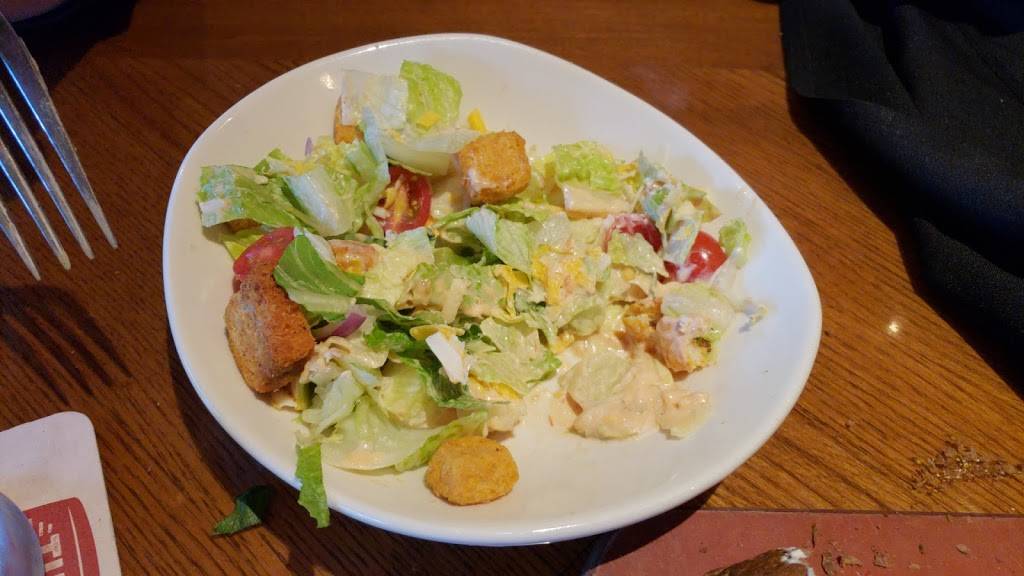 Outback Steakhouse | restaurant | 215 Larkin Dr, Monroe, NY 10950, USA | 8457824992 OR +1 845-782-4992