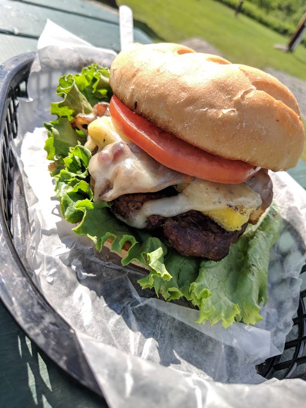 Wahoos | restaurant | 2 Whites Rd, Wilmington, VT 05363, USA | 8024640110 OR +1 802-464-0110