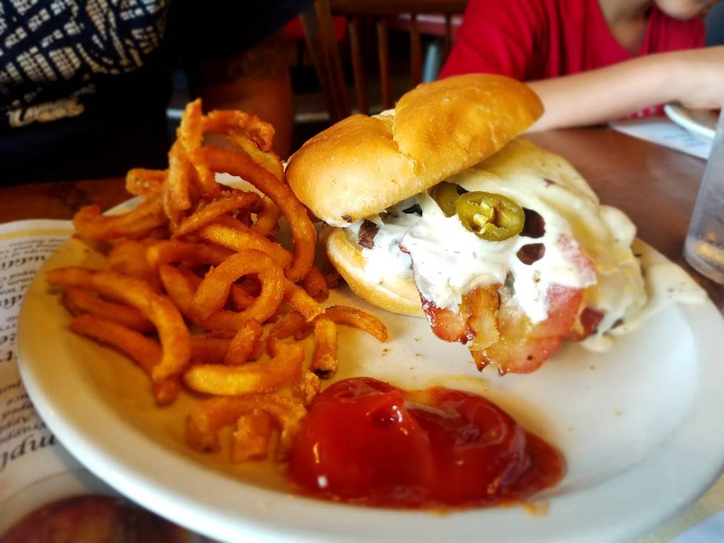 Dutch Pantry | restaurant | 1349 Highland Ave, Williamstown, WV 26187, USA | 3043757757 OR +1 304-375-7757