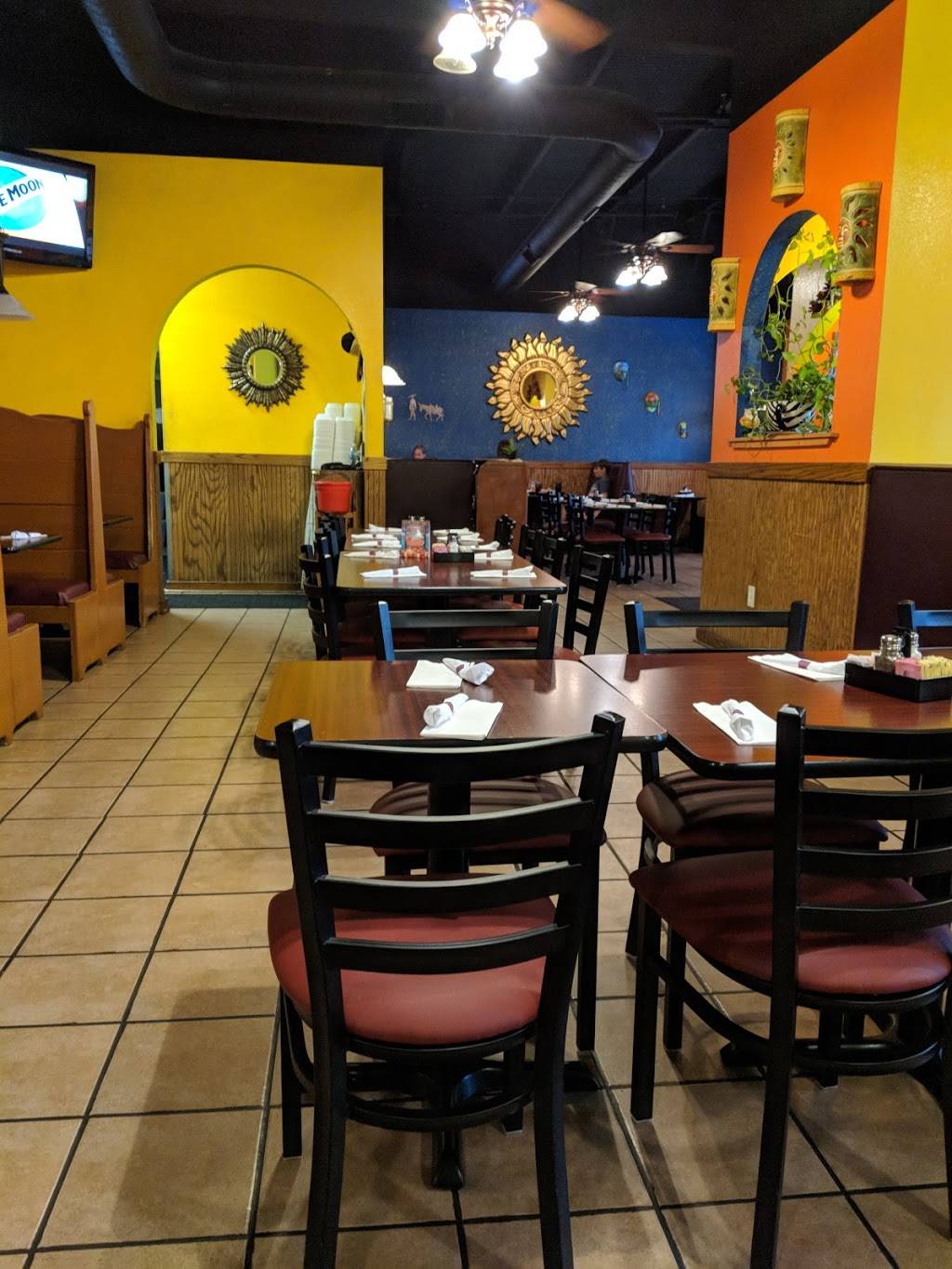 El Carreton | restaurant | 922 W 500 S, Berne, IN 46711, USA | 2605892222 OR +1 260-589-2222