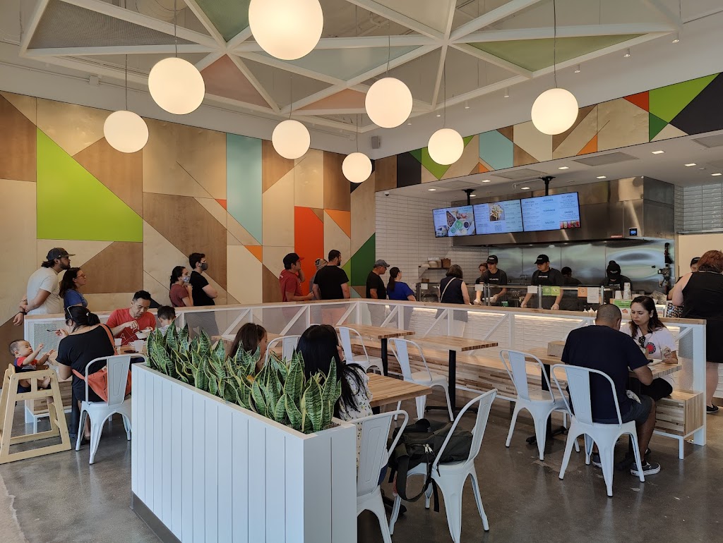 ChiLantro | restaurant | 9911 Brodie Ln #650, Austin, TX 78748, USA | 5126492599 OR +1 512-649-2599