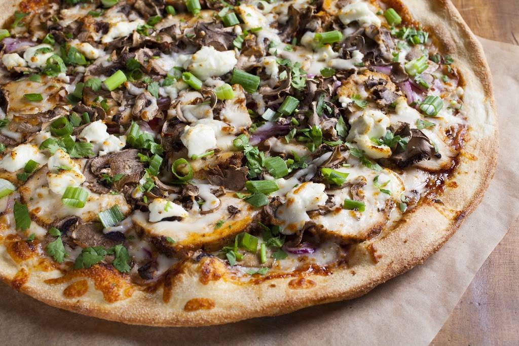 Lovebug Pizza | restaurant | 4902 Topanga Canyon Blvd, Woodland Hills, CA 91364, USA | 8188059313 OR +1 818-805-9313