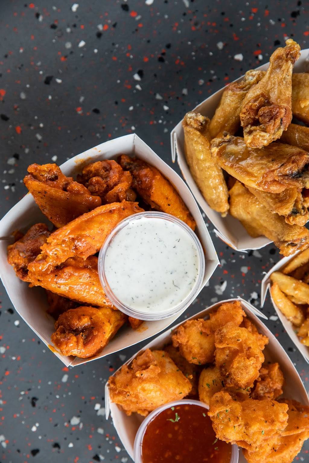 Wing Snob | restaurant | 140 Twelve Mile Rd, Madison Heights, MI 48071, USA | 2484309464 OR +1 248-430-9464