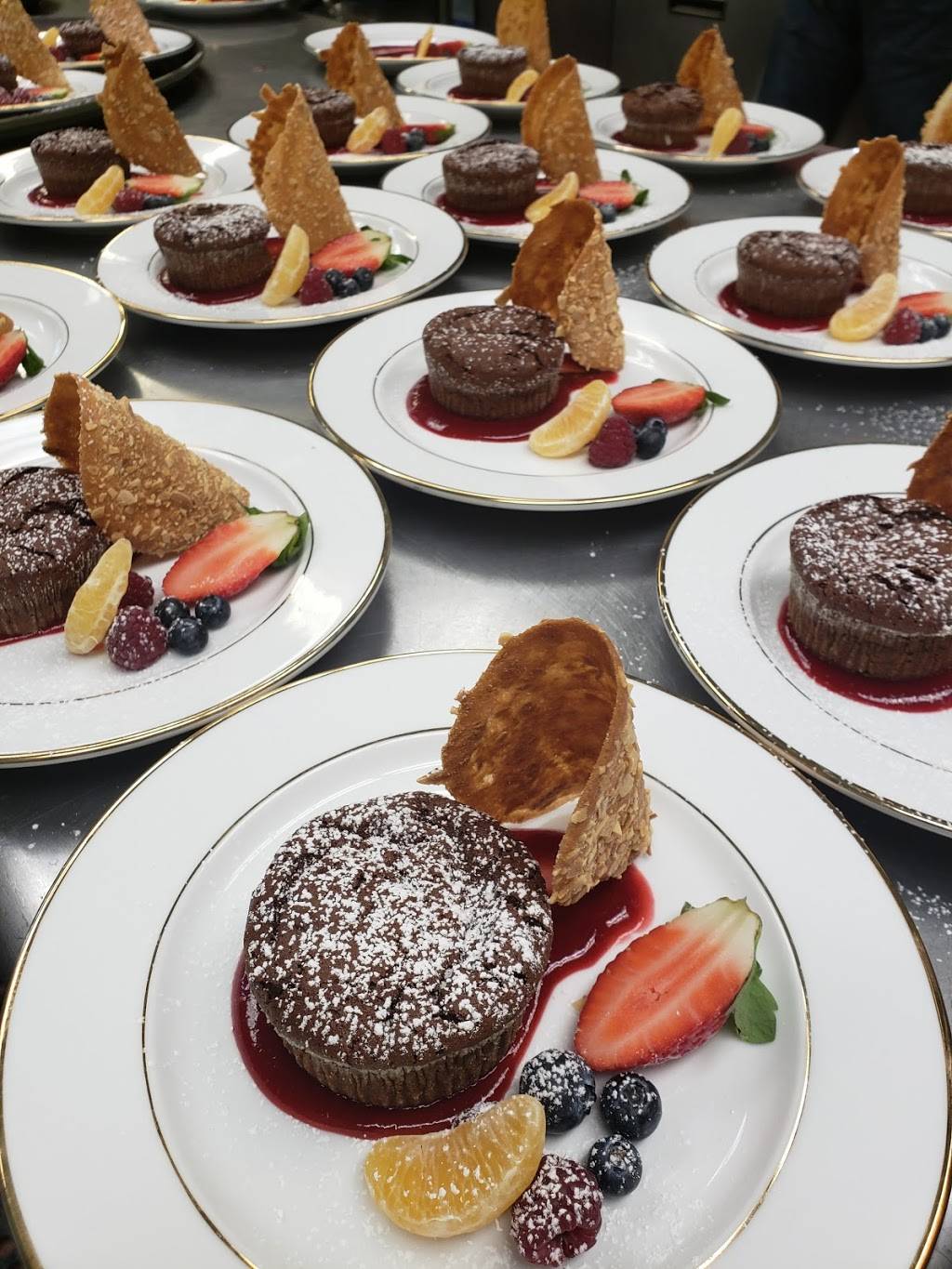 The Greenfield Restaurant & Bar | restaurant | 595 Greenfield Rd, Lancaster, PA 17601, USA | 7173930668 OR +1 717-393-0668