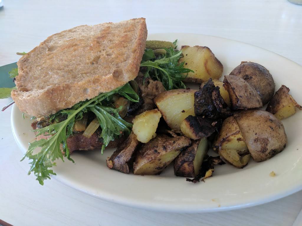 Roses Fine Food | bakery | 10551 E Jefferson Ave, Detroit, MI 48214, USA | 3138222729 OR +1 313-822-2729