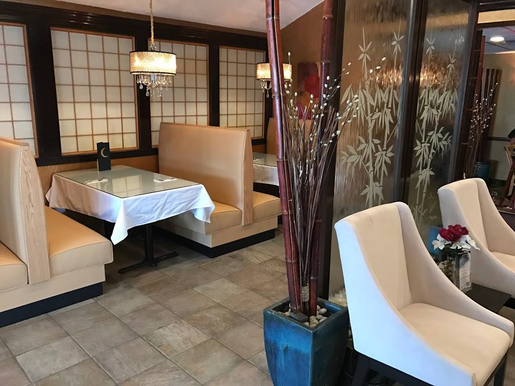 Seven Moons North Kingstown | restaurant | 6900 Post Rd, North Kingstown, RI 02852, USA | 4018858383 OR +1 401-885-8383