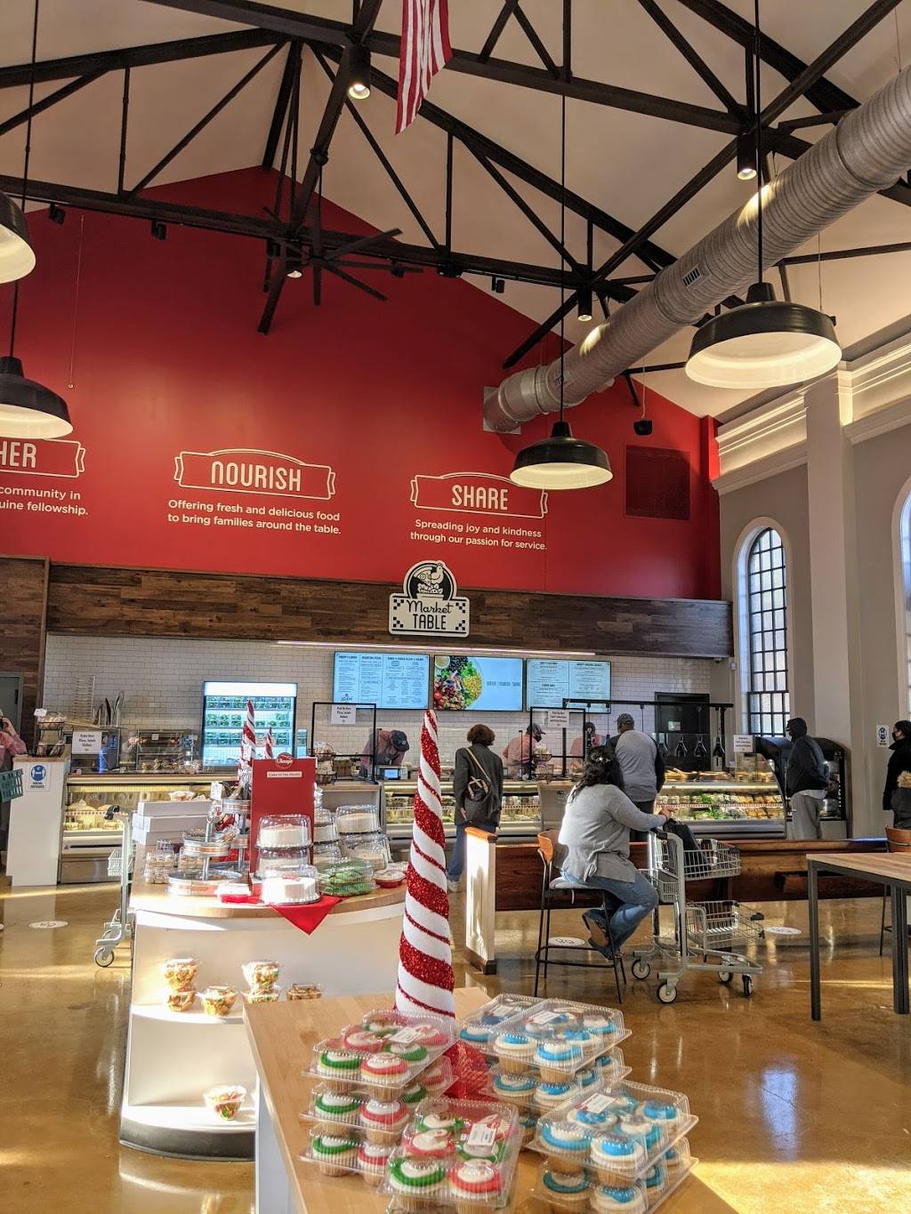 Ukrops Market Hall | restaurant | 7250 Patterson Ave, Richmond, VA 23229, USA | 8043403040 OR +1 804-340-3040