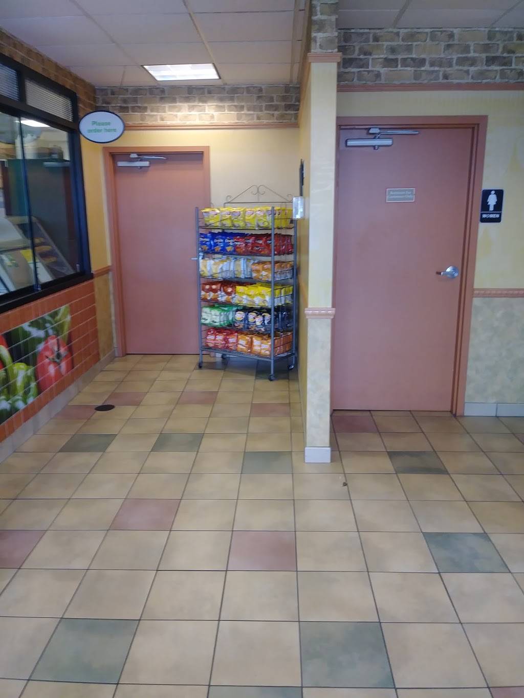 Subway | restaurant | 19100 James Couzens Fwy, Detroit, MI 48235, USA | 3134689959 OR +1 313-468-9959