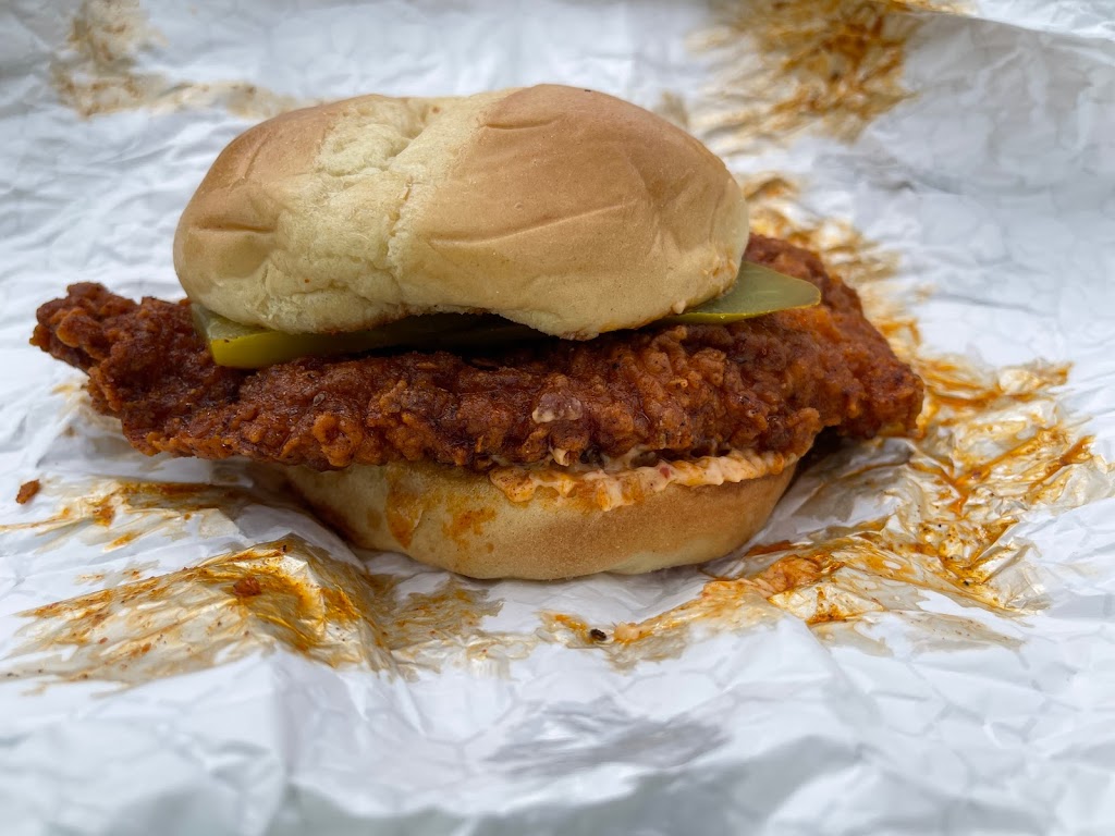 Chicken Heat | restaurant | 3301 E 14th St, Des Moines, IA 50316, USA | 5153183715 OR +1 515-318-3715