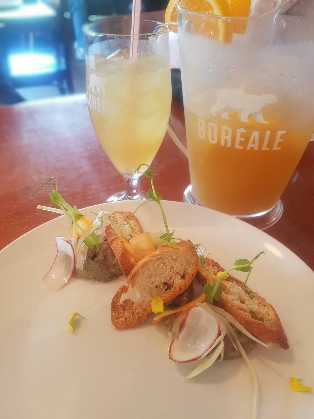 Le Rustique Bar et Restaurant | restaurant | 1993 Chemin du Lac Supérieur, Lac-Supérieur, QC J0T 1P0, Canada | 8197130445 OR +1 819-713-0445