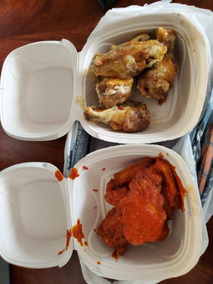 Detroit Wing Company | restaurant | 23327 Greenfield Rd, Southfield, MI 48075, USA | 2483077391 OR +1 248-307-7391