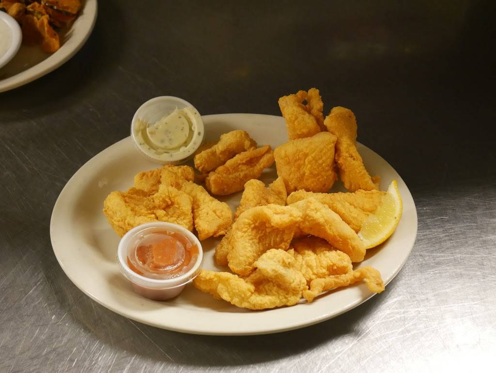 Mick and Marys Inc. | restaurant | 310 E Ebony St, Thayer, IL 62689, USA | 2179652163 OR +1 217-965-2163