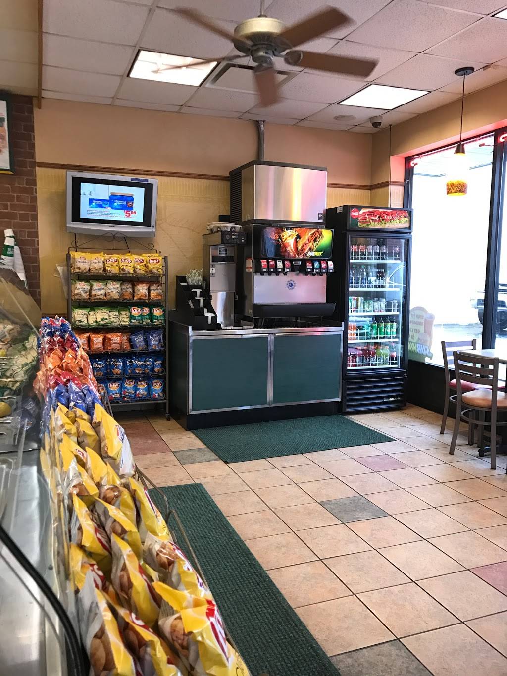 Subway Restaurants | restaurant | 67 E Main St, East Islip, NY 11730, USA | 6312244020 OR +1 631-224-4020