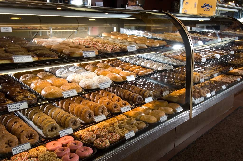 LaMars Donuts and Coffee | bakery | 4822 Pioneers Boulevard &, S 48th St, Lincoln, NE 68506, USA | 4024845555 OR +1 402-484-5555