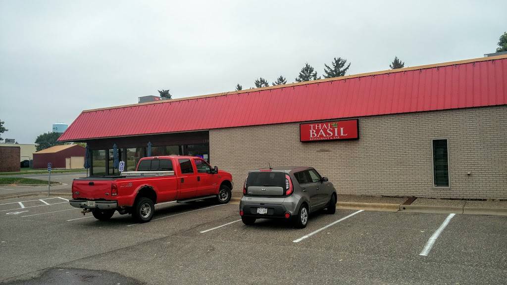 Thai Basil Restaurant & Bar | restaurant | 1180 W Frontage Rd, Stillwater, MN 55082, USA | 6514394033 OR +1 651-439-4033