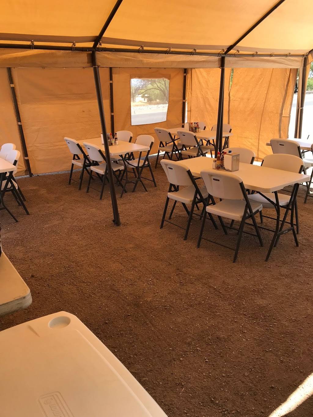 Mariscos Y Taqueria El Tornado | restaurant | Tucson, AZ 85746, USA | 5202730278 OR +1 520-273-0278