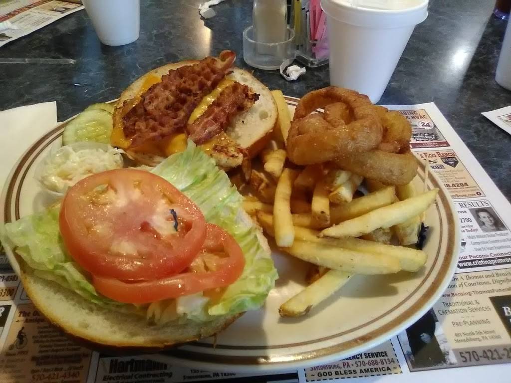 Triplets Family Restaurant | restaurant | 1947 W Main St, Stroudsburg, PA 18360, USA | 5704216566 OR +1 570-421-6566