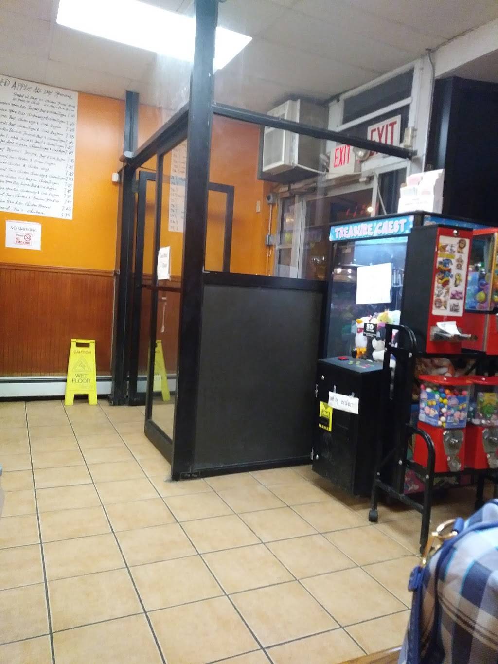 Red Apple | restaurant | 10 Orange St, Springfield, MA 01108, USA | 4137317722 OR +1 413-731-7722