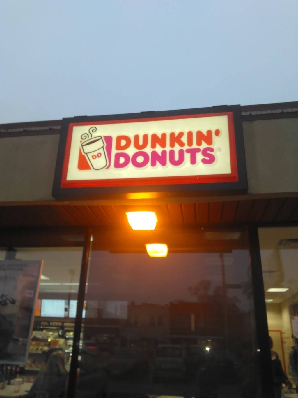 Dunkin Donuts | cafe | 3332 95th St, Evergreen Park, IL 60805, USA | 7084249587 OR +1 708-424-9587