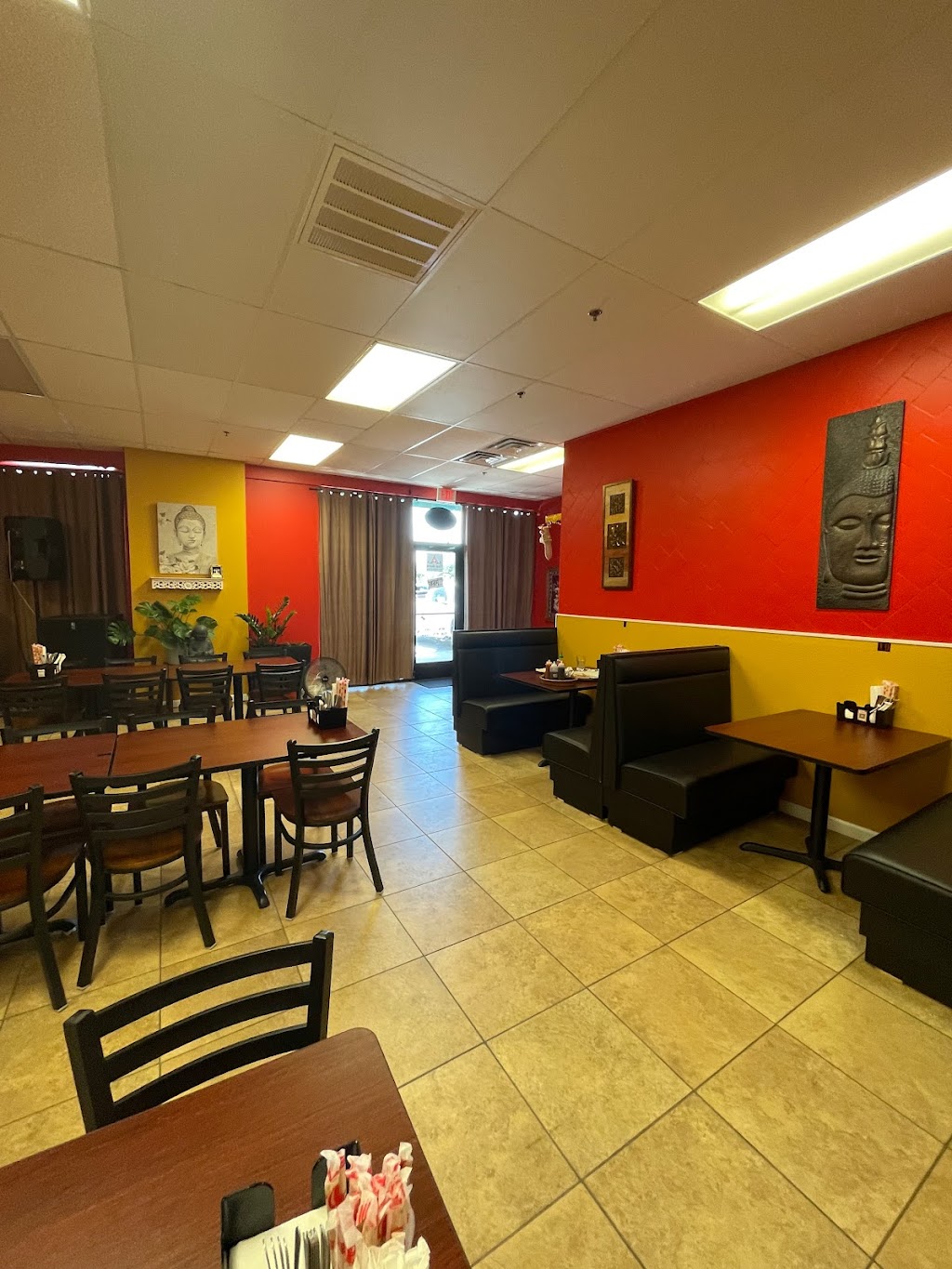 Thai Barn Restaurant | restaurant | 2730 Western Center Blvd, Fort Worth, TX 76131, USA | 8173863456 OR +1 817-386-3456