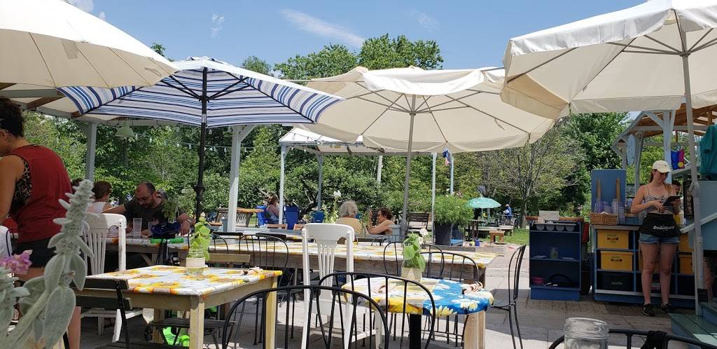 Island Cafe | restaurant | 20 Withrow St, Toronto, ON M5J 2C4, Canada | 4162036460 OR +1 416-203-6460