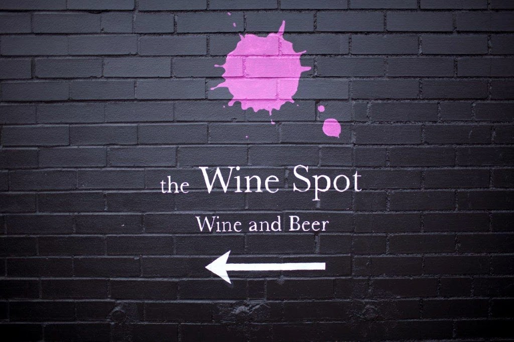 The Wine Spot | restaurant | 2271 Lee Rd, Cleveland Heights, OH 44118, USA | 2163423623 OR +1 216-342-3623