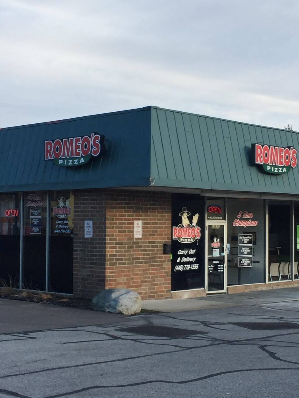 Romeos Pizza | restaurant | 28931 Lorain Rd, North Olmsted, OH 44070, USA | 4407791555 OR +1 440-779-1555