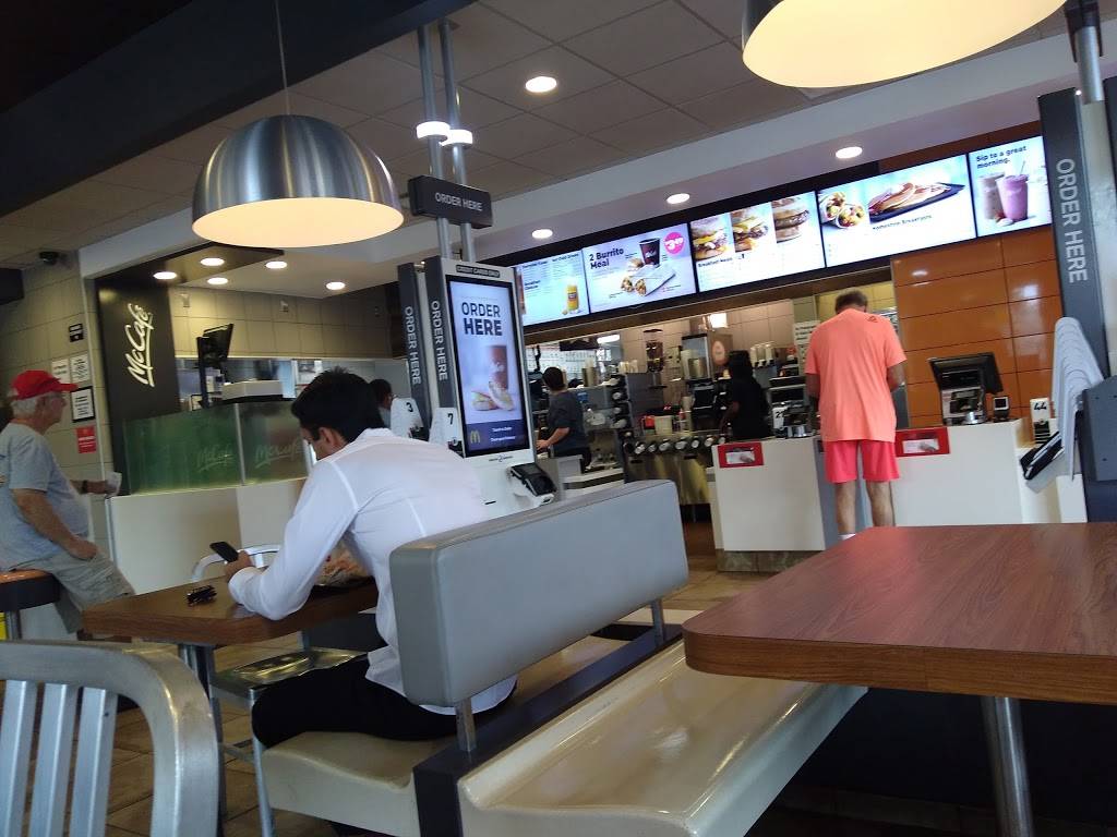 McDonalds | cafe | 18350 NE 18th Rd, Miami, FL 33179, USA | 3059400454 OR +1 305-940-0454