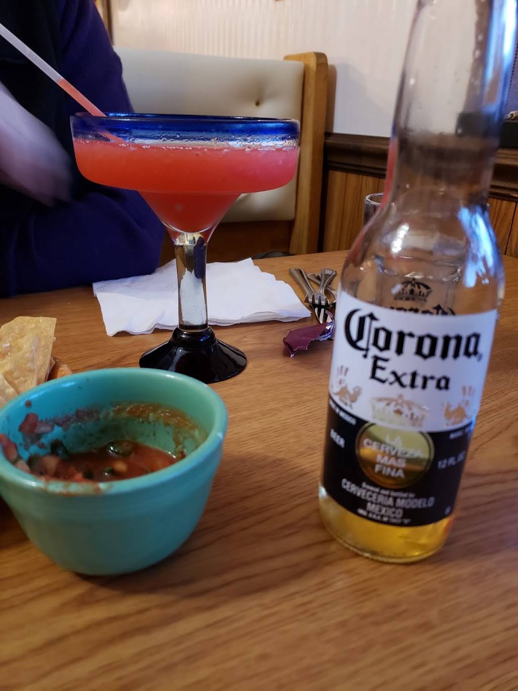 El Zarape Mexican & American Restaurant | restaurant | 1206 13th Ave, Mendota, IL 61342, USA | 8155395985 OR +1 815-539-5985