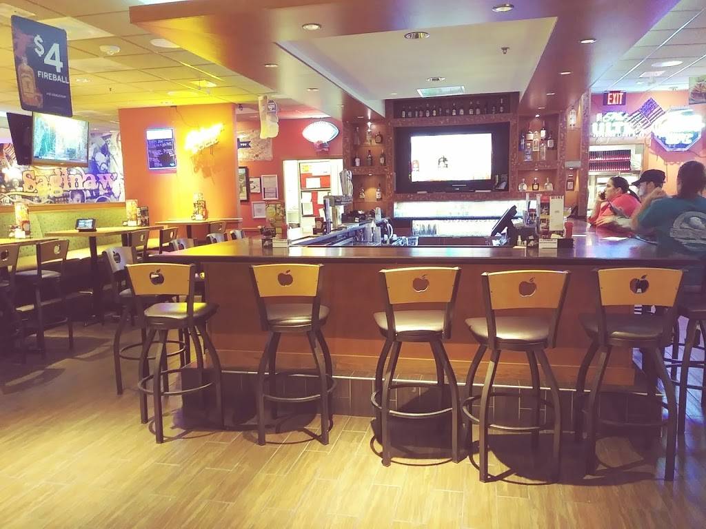 Applebees Grill + Bar | restaurant | 945 N Saginaw Blvd, Saginaw, TX 76179, USA | 8173063680 OR +1 817-306-3680