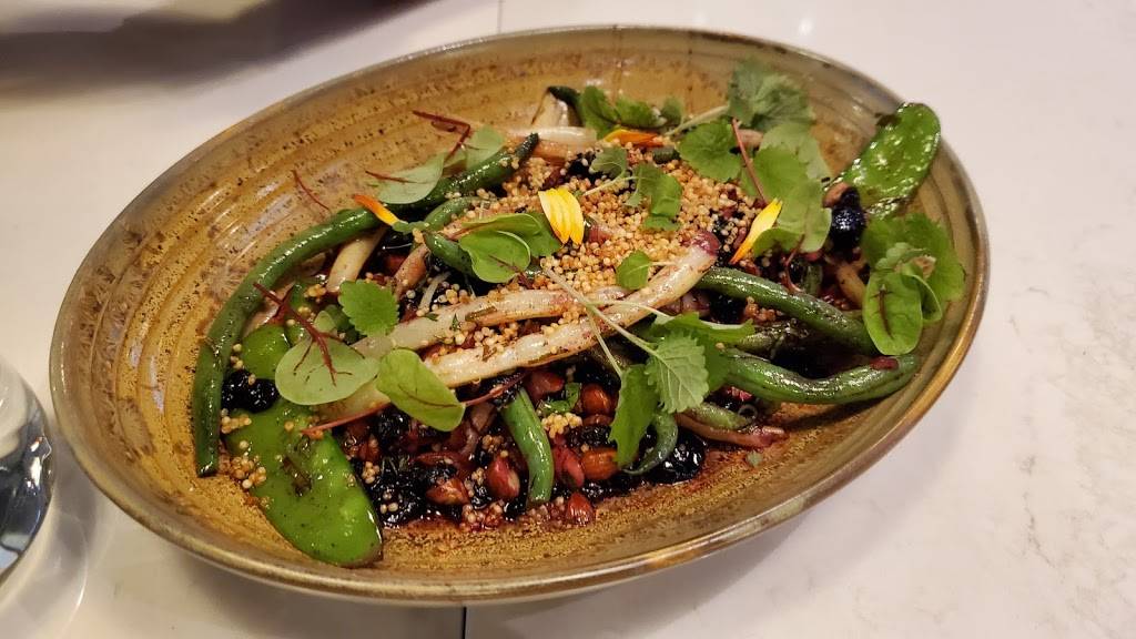 Les Botanistes | restaurant | 2010 Avenue Jules-Verne, Québec, QC G2G 2R2, Canada | 4188727971 OR +1 418-872-7971