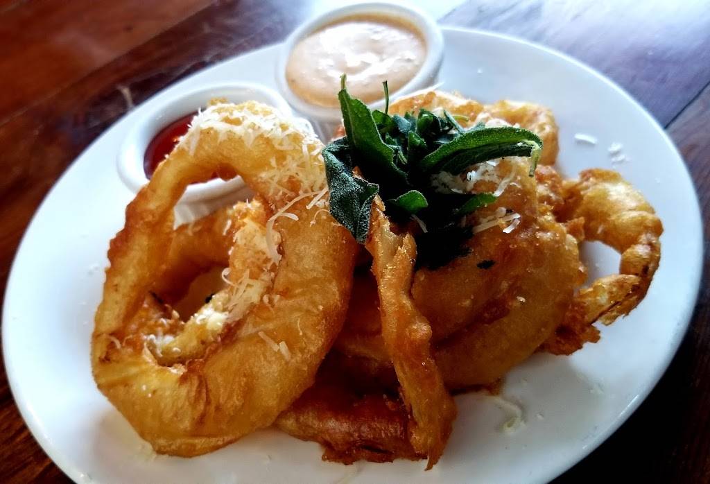 The Red Grape | restaurant | 529 1st St W, Sonoma, CA 95476, USA | 7079964103 OR +1 707-996-4103